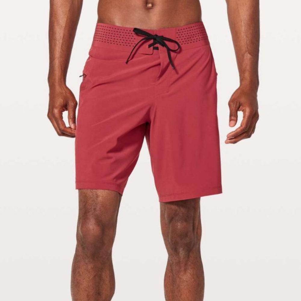 Lululemon Current State Short *9"